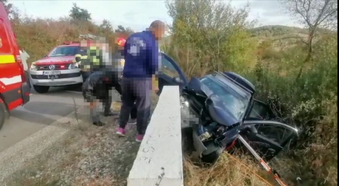 Accident TERIBIL în Cluj! Un bărbat a murit după ce a lovit cu mașina un cap de pod